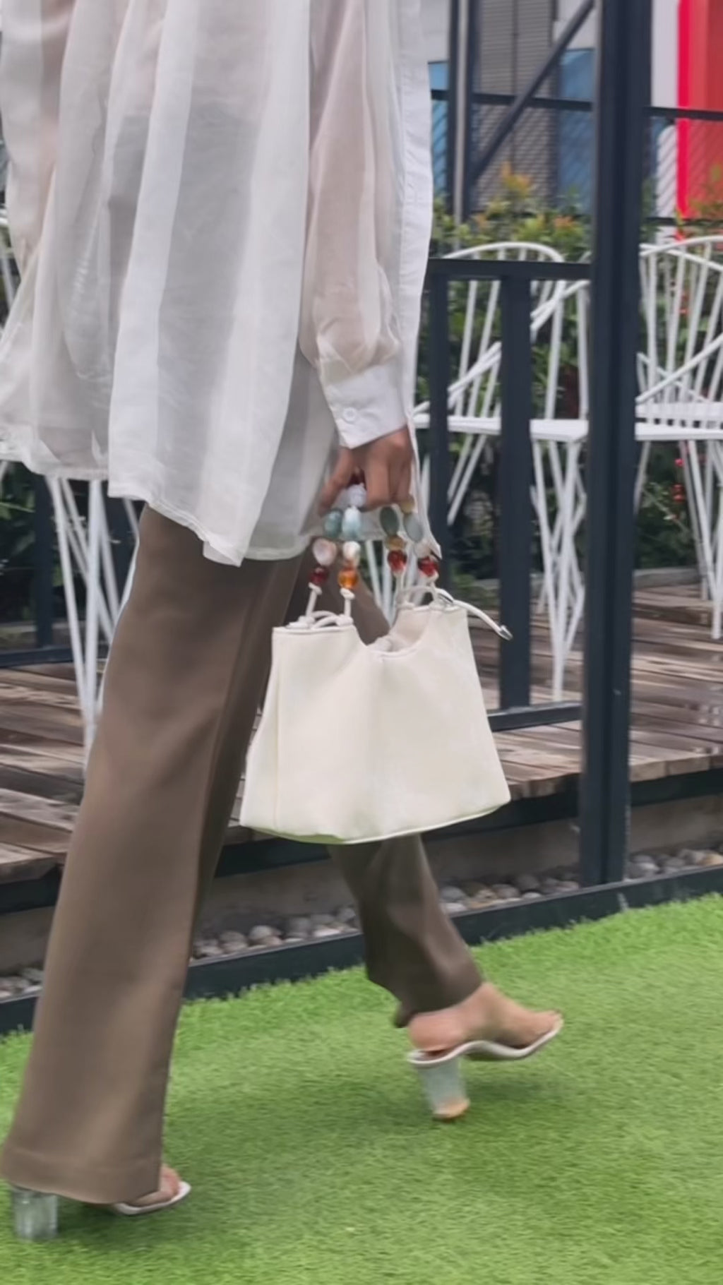 Elegant Pearl Handle Shoulder Bag